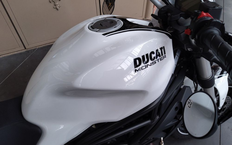 Ducati Monster 797 +
