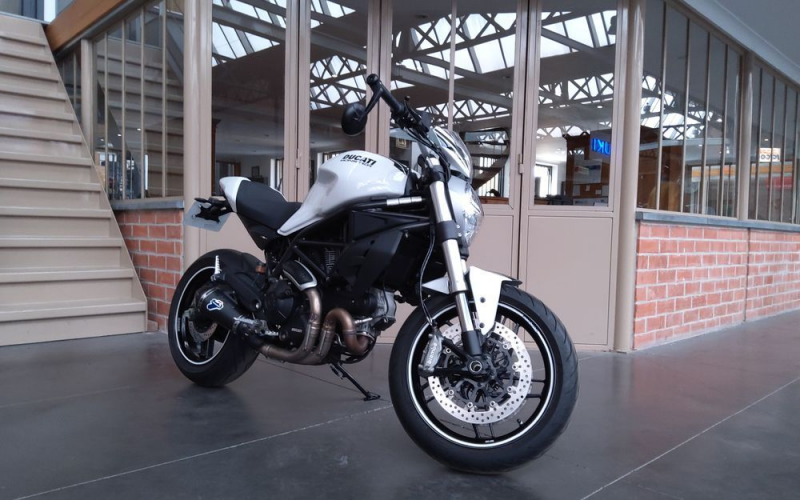 Ducati Monster 797 +