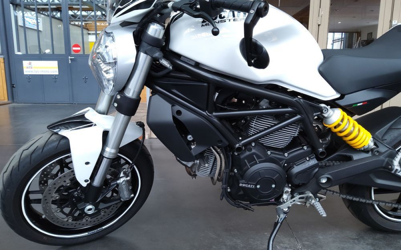 Ducati Monster 797 +