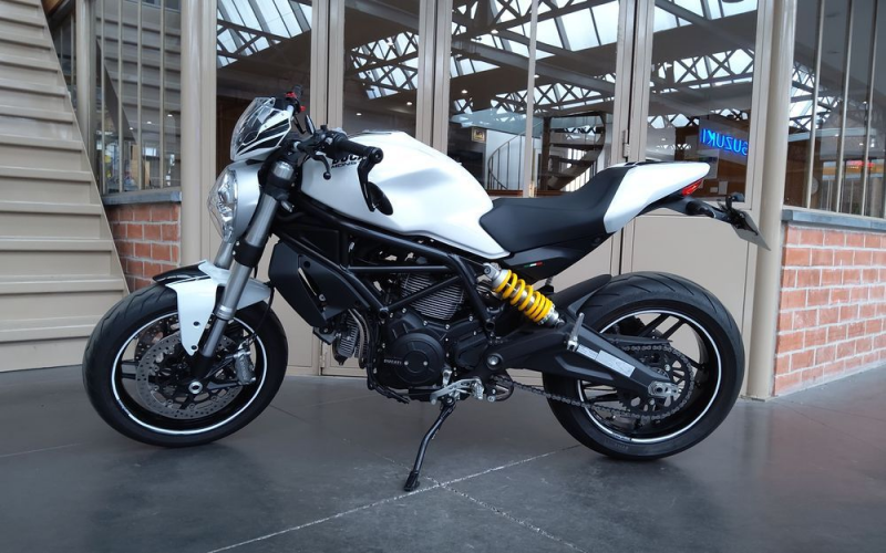 Ducati Monster 797 +