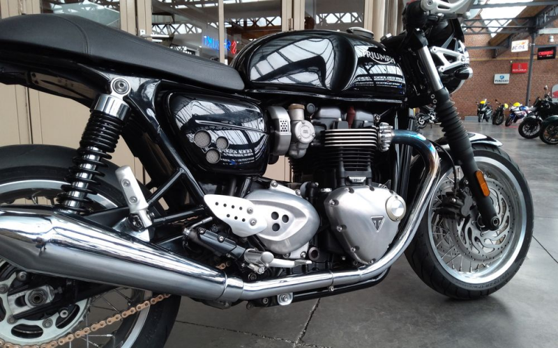 Triumph Thruxton 1200