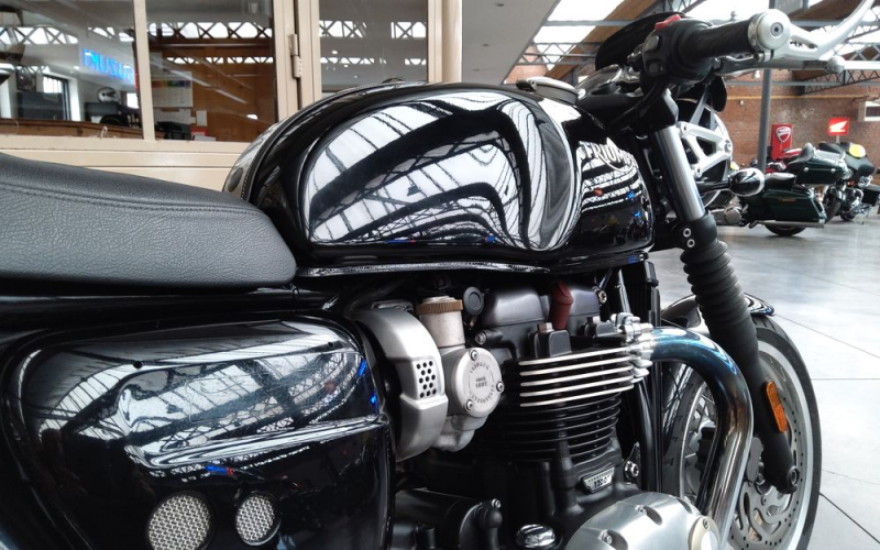 Triumph Thruxton 1200