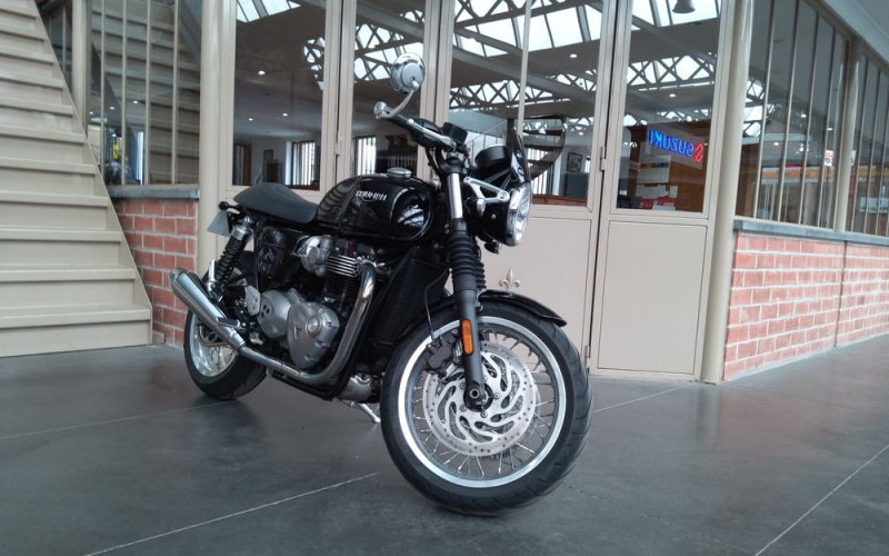 Triumph Thruxton 1200