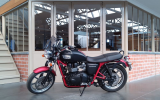Triumph bonneville se