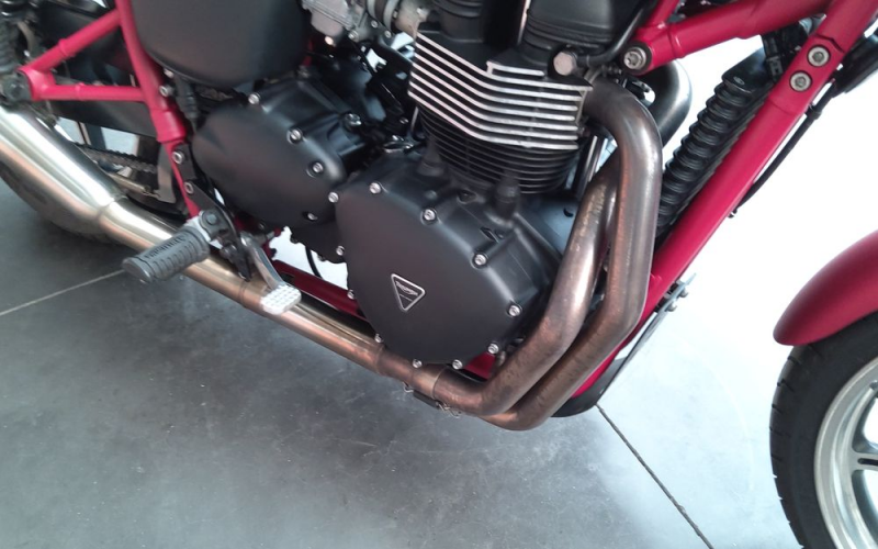 Triumph bonneville se