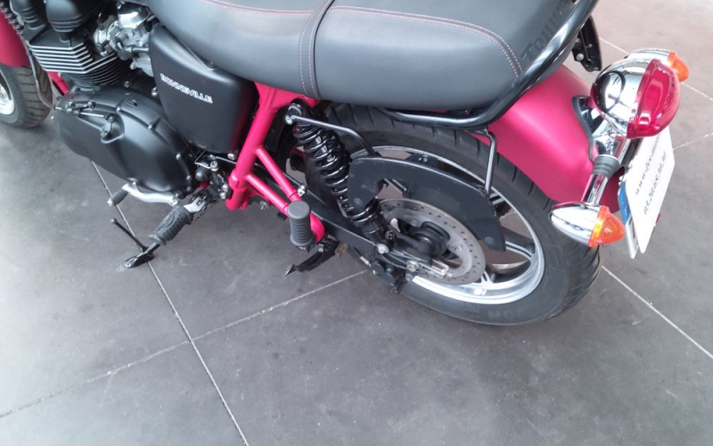 Triumph bonneville se