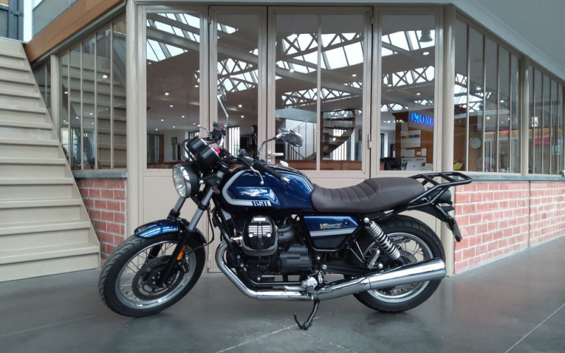 Moto guzzi v7 spécial