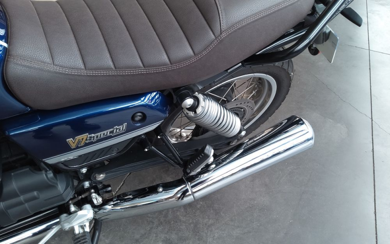 Moto guzzi v7 spécial