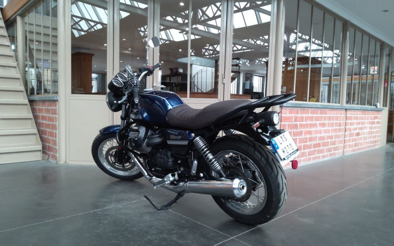 Moto guzzi v7 spécial