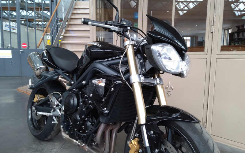 Triumph street triple 675
