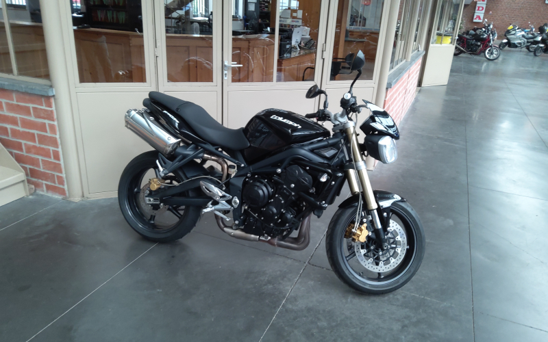 Triumph street triple 675