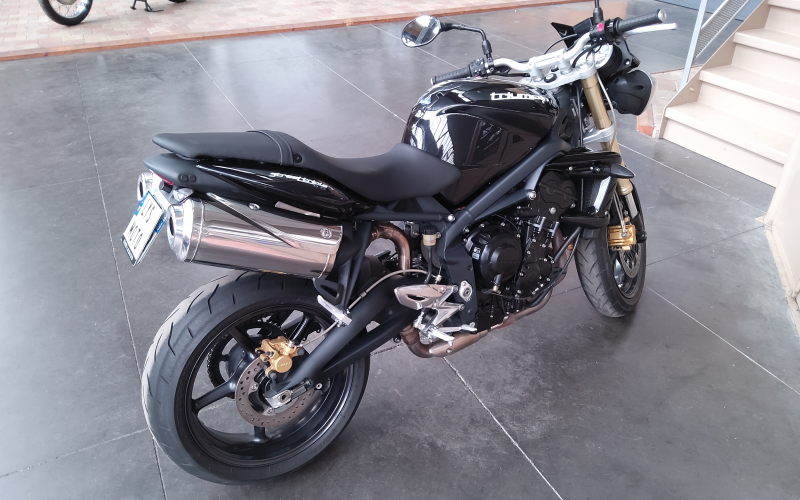 Triumph street triple 675