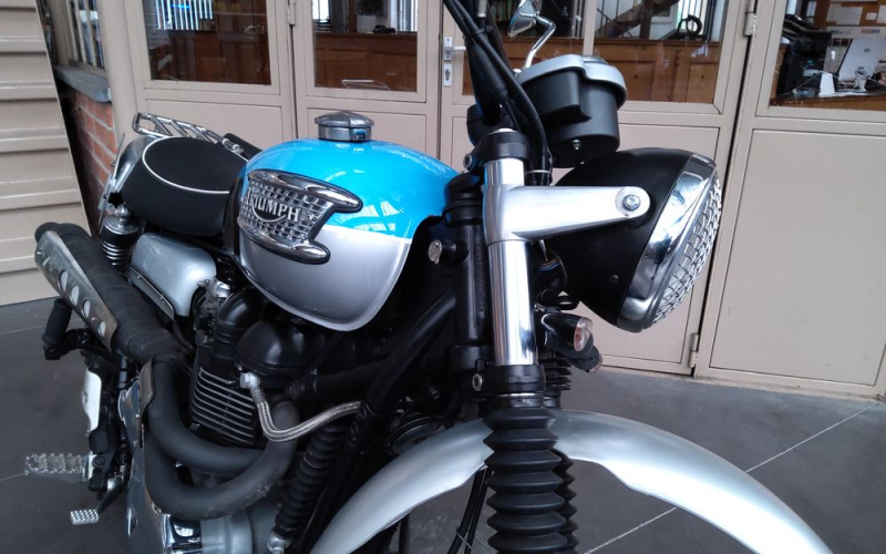 Triumph 900 scrambler