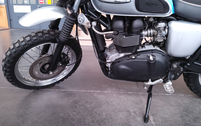 Triumph 900 scrambler