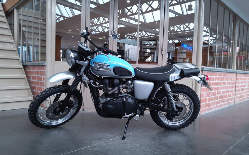 Triumph 900 scrambler