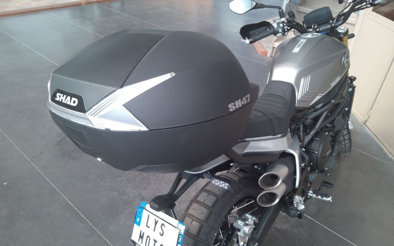 Benelli Leoncino 800T