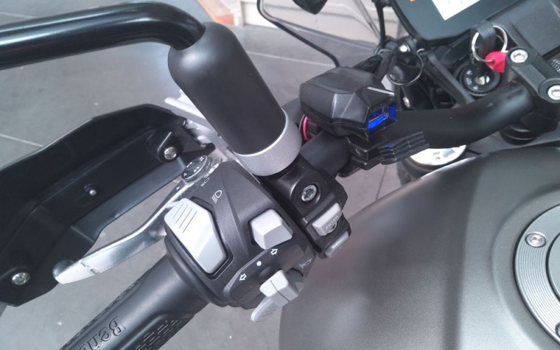Benelli Leoncino 800T