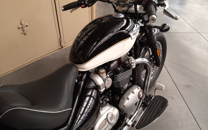 Triumph speedmaster 1200