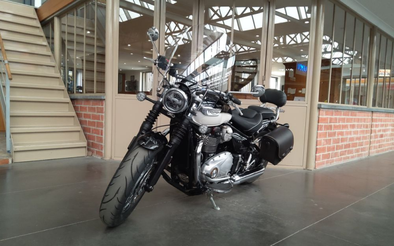 Triumph speedmaster 1200