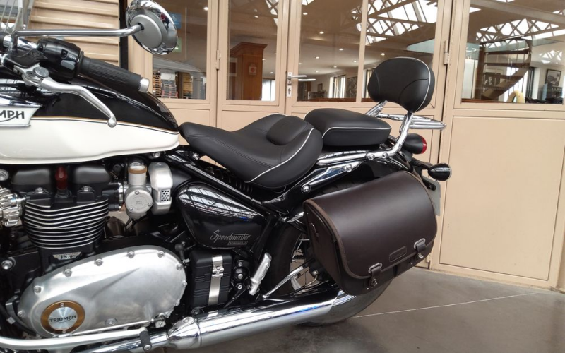 Triumph speedmaster 1200