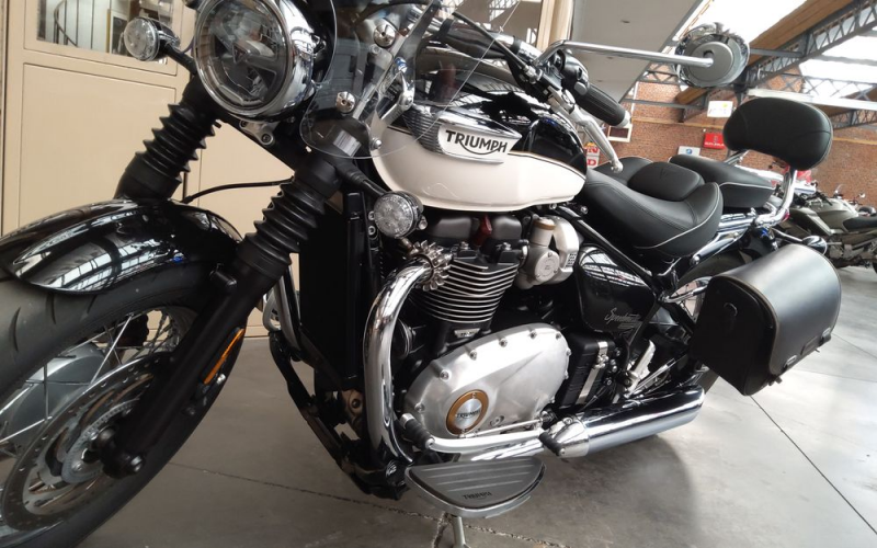 Triumph speedmaster 1200