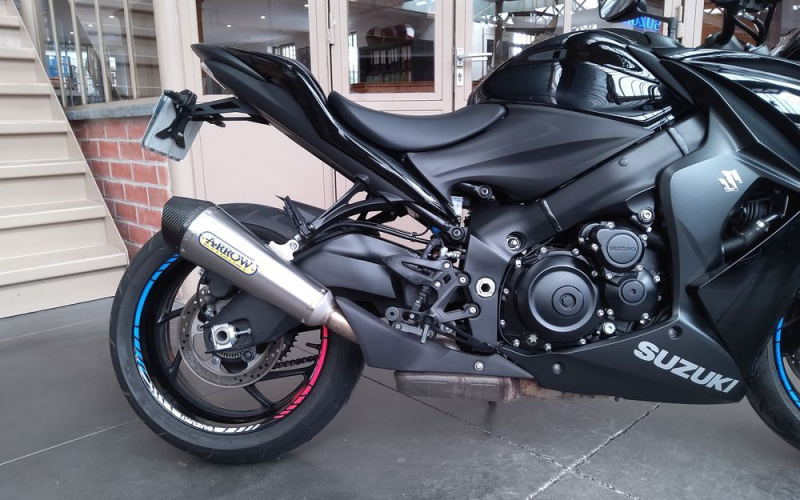 Suzuki gsx-s 1000f