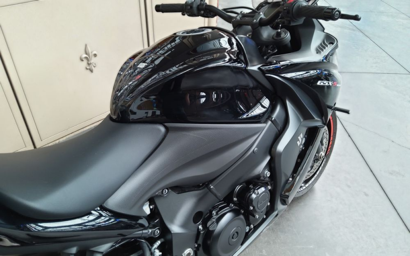 Suzuki gsx-s 1000f
