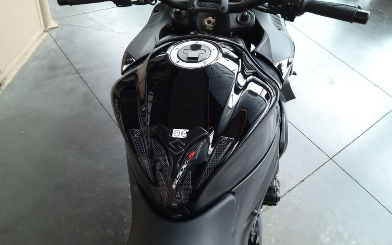Suzuki gsx-s 1000f