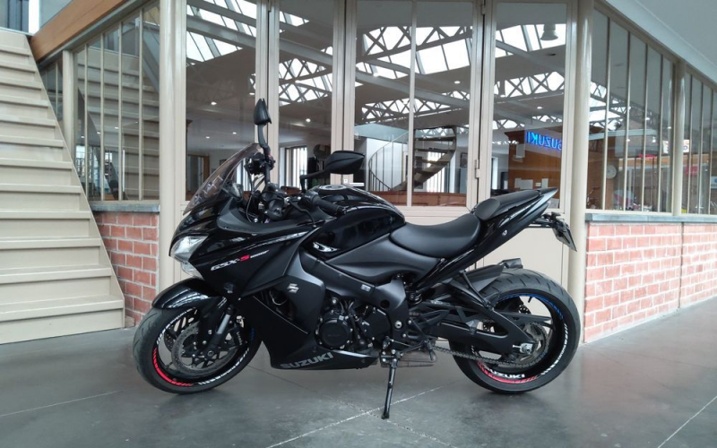 Suzuki gsx-s 1000f