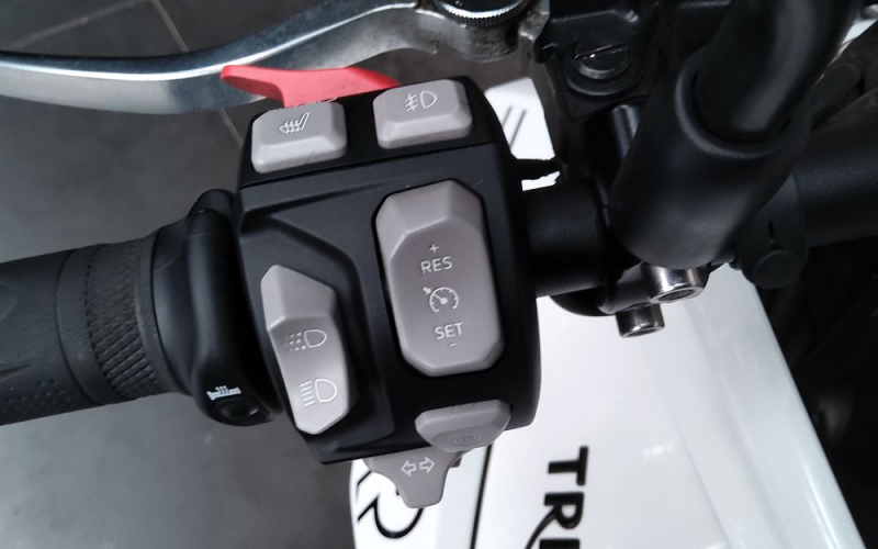 Triumph tiger 800 xca