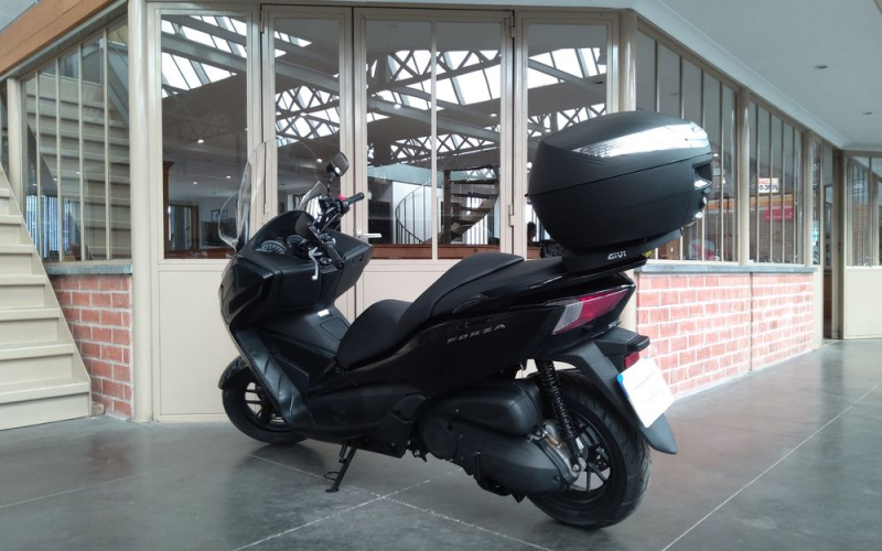 Honda Forza 300