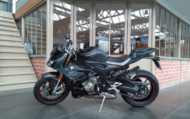 Bmw s1000r
