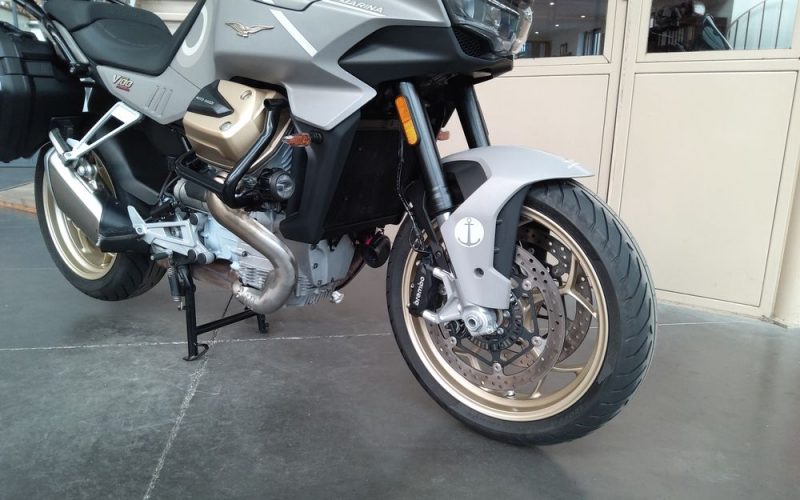 Moto guzzi v100