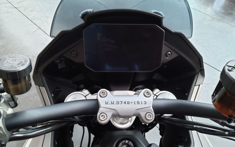 Moto guzzi v100
