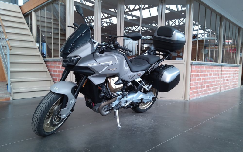 Moto guzzi v100