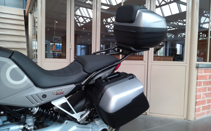 Moto guzzi v100