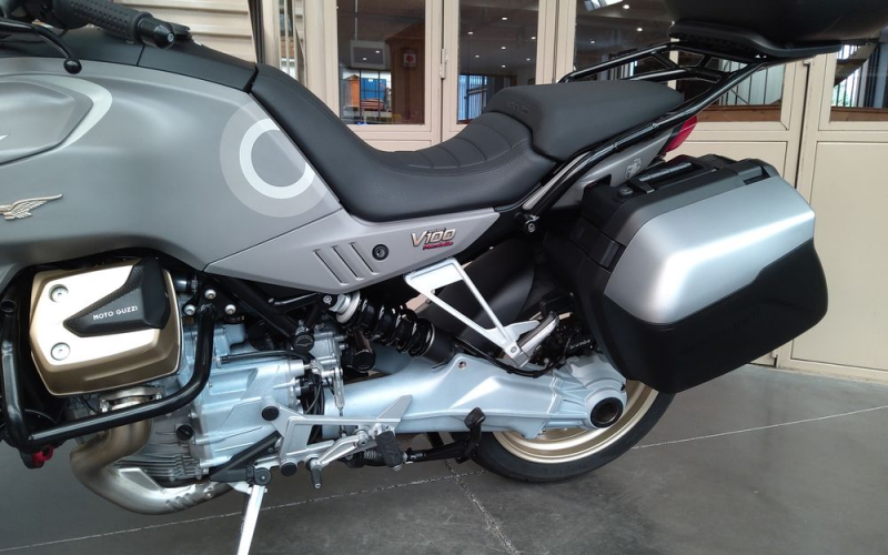 Moto guzzi v100