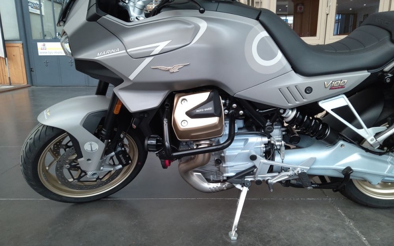 Moto guzzi v100