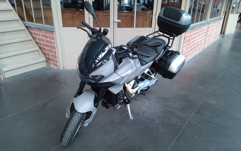 Moto guzzi v100