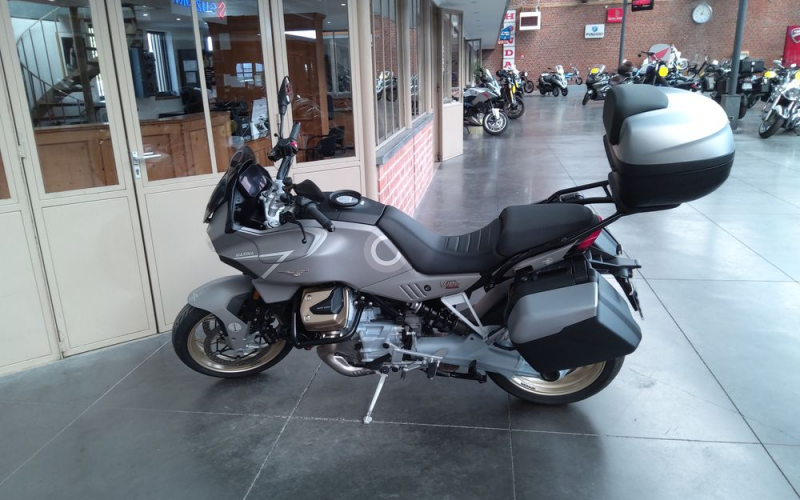 Moto guzzi v100