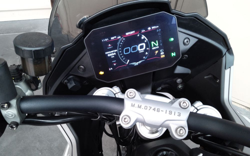 Moto guzzi v100
