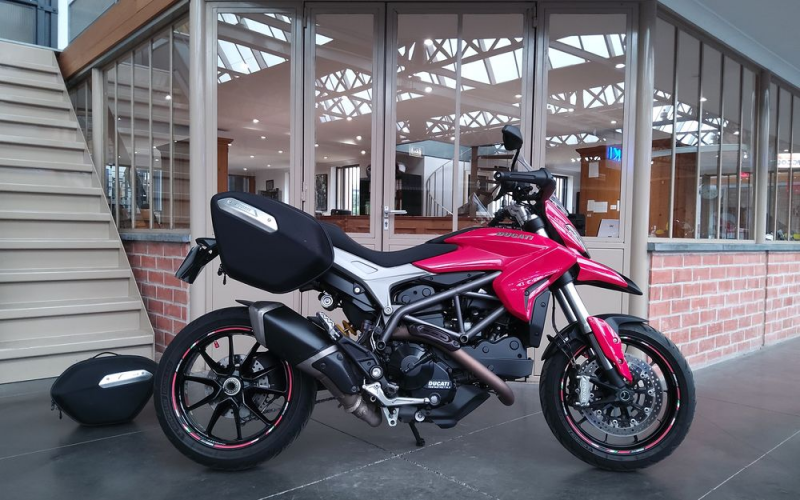 Ducati Hyperstrada 821