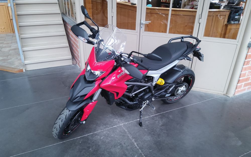 Ducati Hyperstrada 821