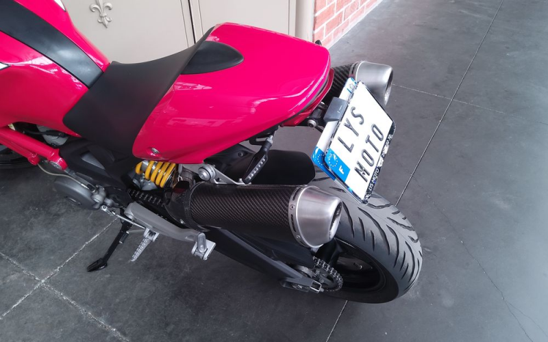 Ducati monster 696