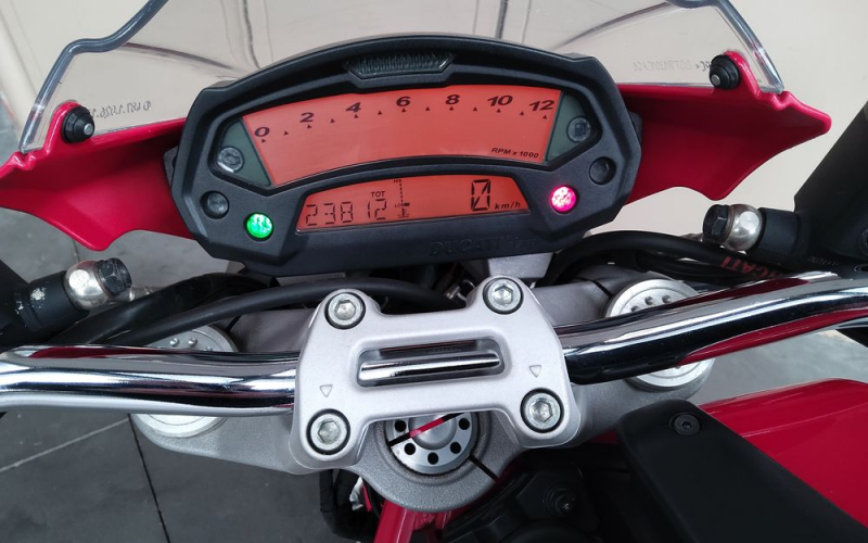 Ducati monster 696