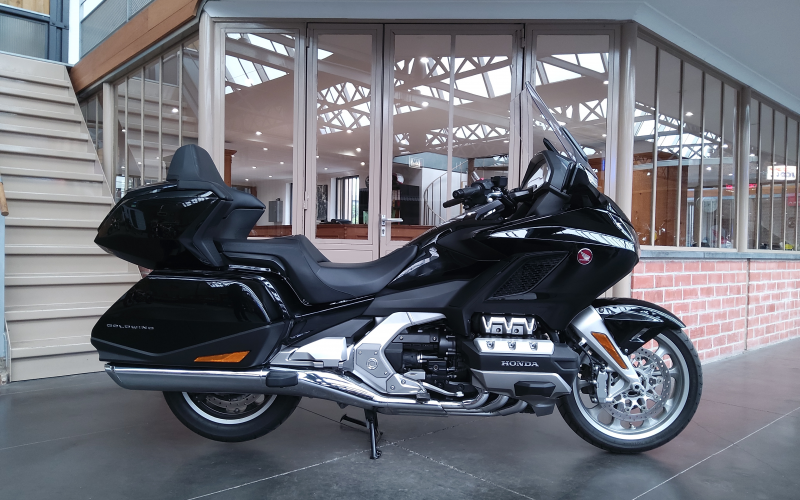 Honda gl1800 goldwing touring