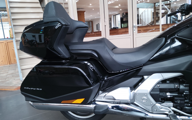 Honda gl1800 goldwing touring