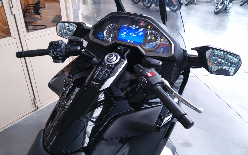 Honda gl1800 goldwing touring