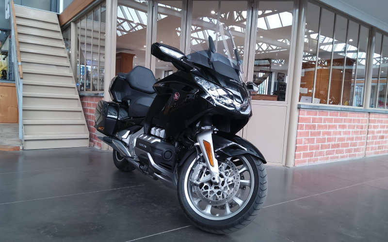 Honda gl1800 goldwing touring