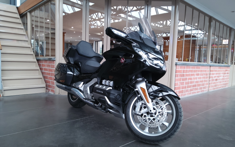 Honda gl1800 goldwing touring